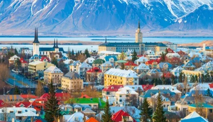 Tanie loty do REYKJAVIKU