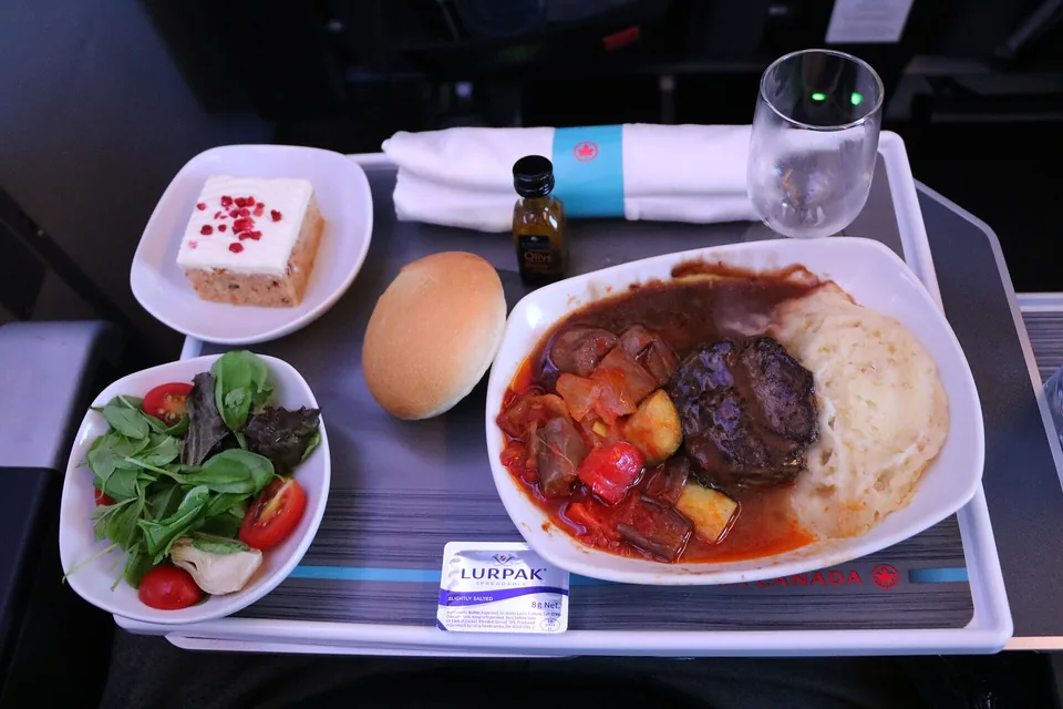 Air Canada — posiłki i przebieg serwisu
