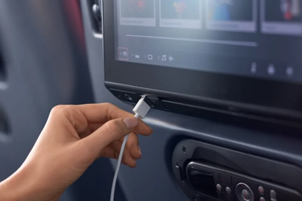 Air Canada — ekran, zasilanie i wyposażenie
