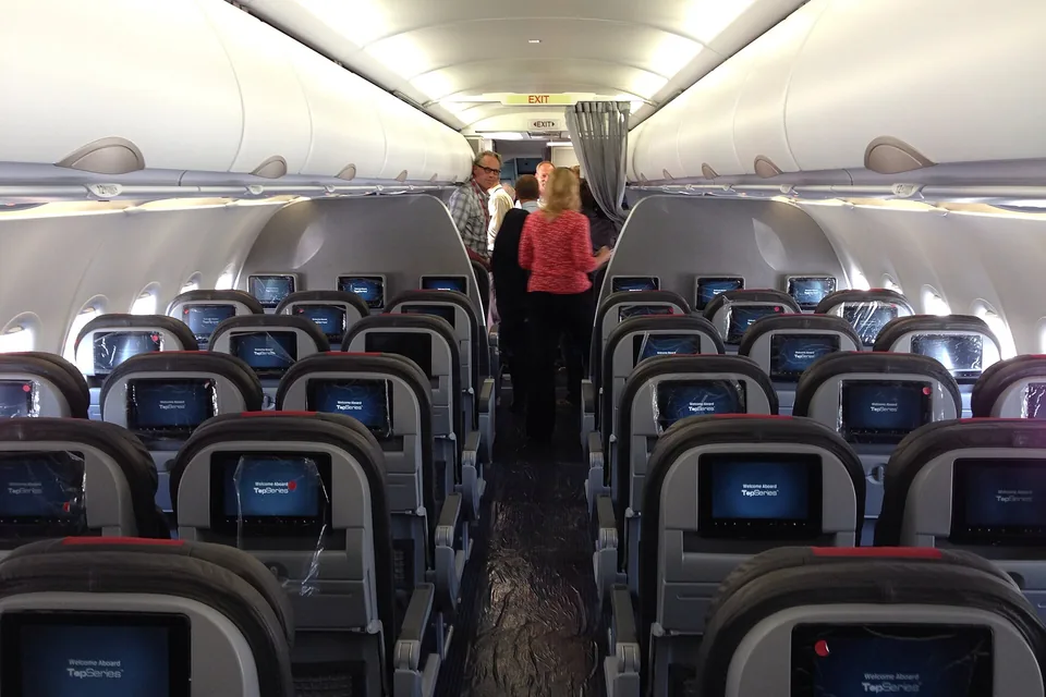 American Airlines — pozycja do odpoczynku i sen