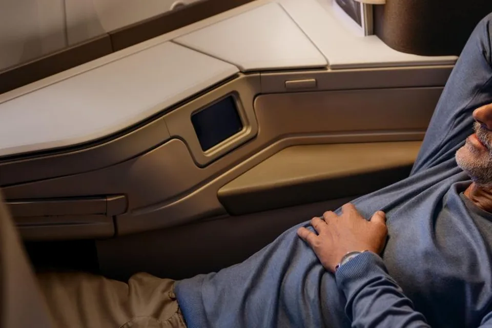Austrian Airlines — pozycja do odpoczynku i sen