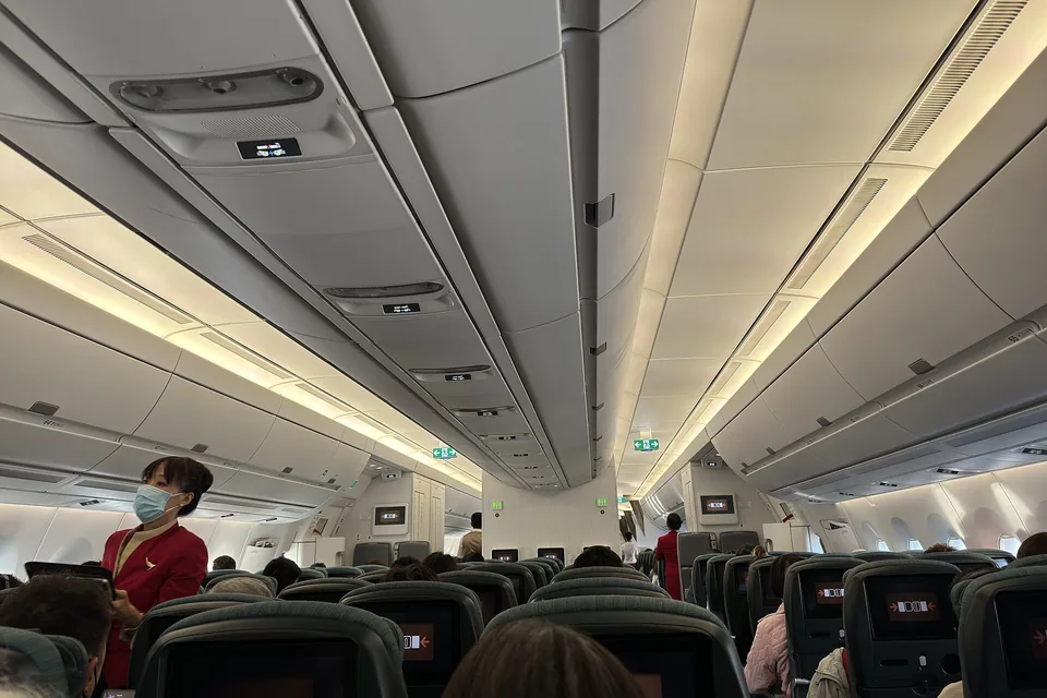 Cathay Pacific — posiłki i napoje