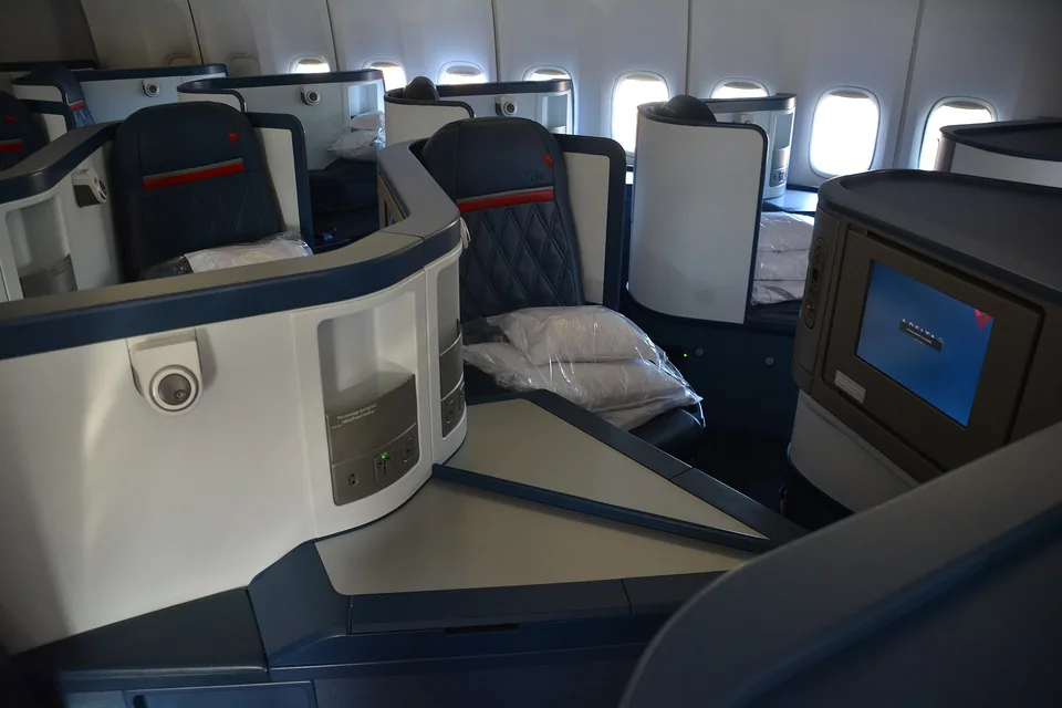 Delta Air Lines — pozycja do odpoczynku i sen