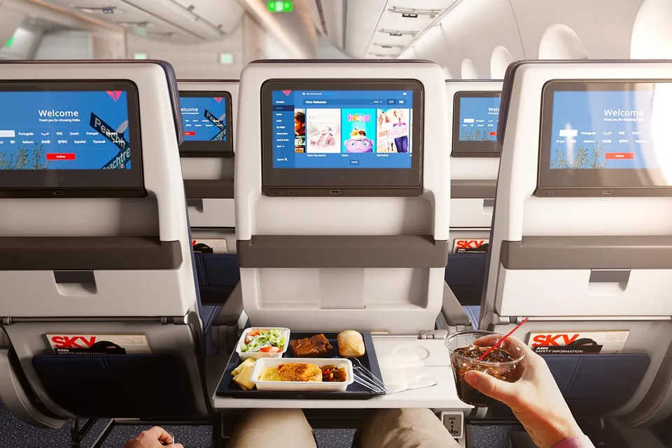 Delta Air Lines — ekran, zasilanie i wyposażenie