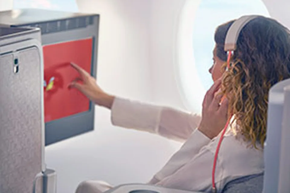 Iberia — ekran, zasilanie i łączność