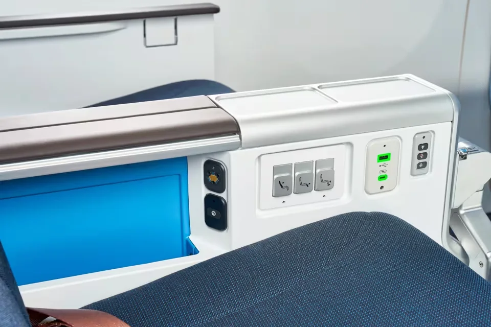 Fotel KLM Premium Comfort z podparciem nóg