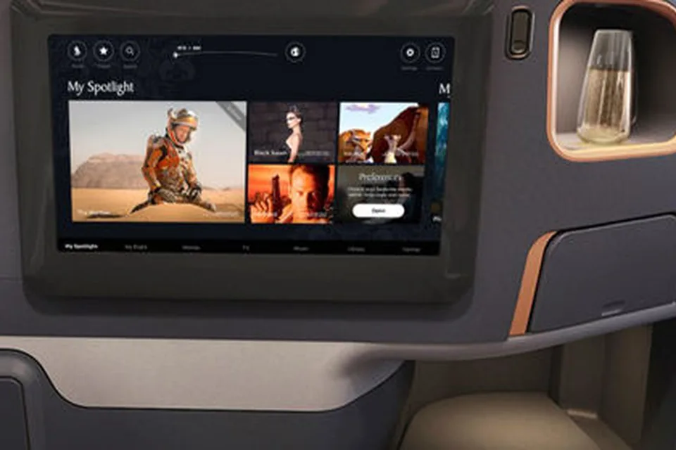 Singapore Airlines — ekran, zasilanie i łączność
