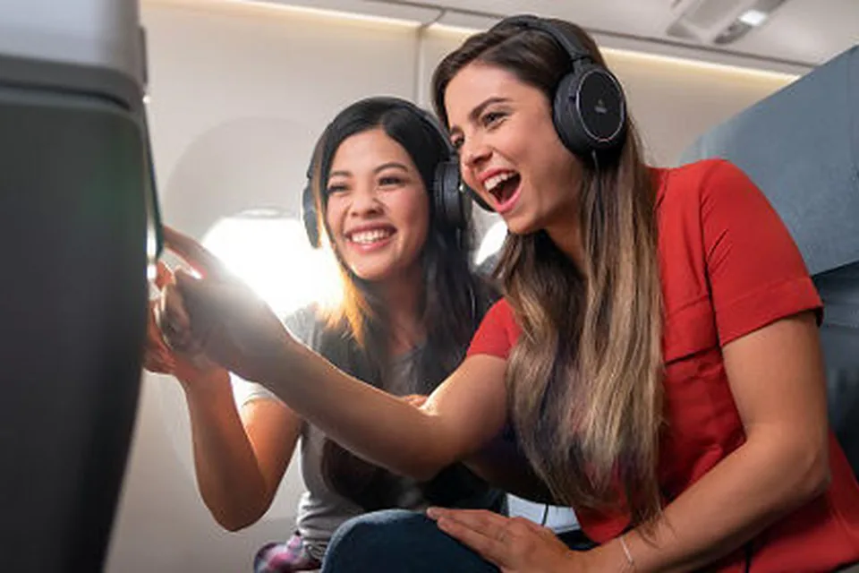 Singapore Airlines — ekran, zasilanie i wyposażenie