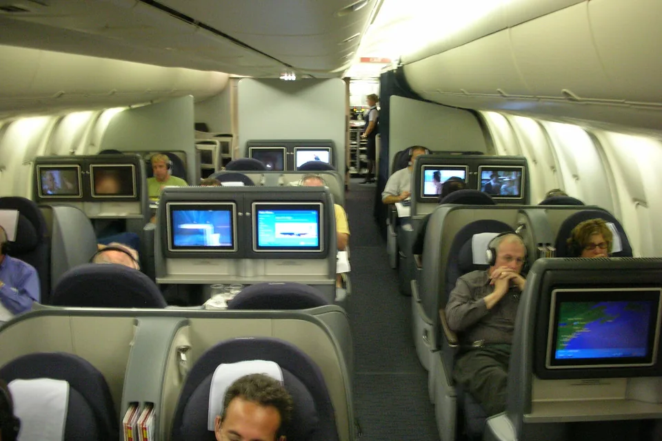 United Airlines — pozycja do odpoczynku i sen